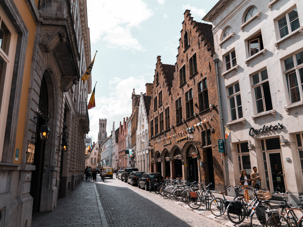 Brujas, Bélgica / Foto: Daniel Van Der Kolk (unsplash)