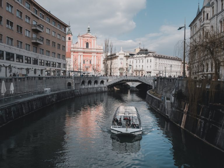 Liubliana, Eslovenia / Foto: Febiyan (unsplash)