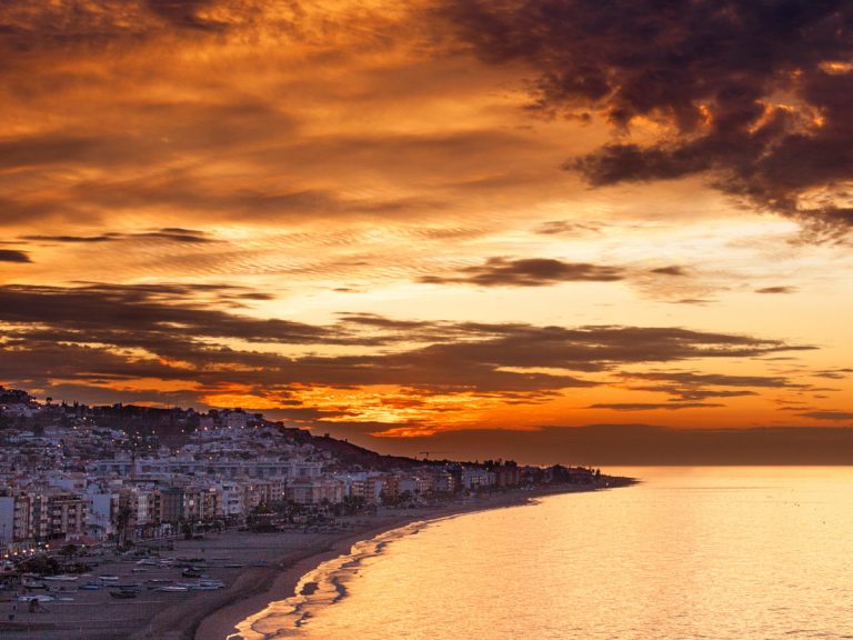 Rincón de la Victoria, Málaga, España / Foto: Quino Al (unsplash)