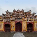 Hue, Vietnam: Puerta dentro del complejo del palacio imperial en Hue / Foto: CEphoto, Uwe Aranas