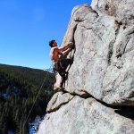 Seguridad en escalada / Foto: Connor Moynihan (unsplash)