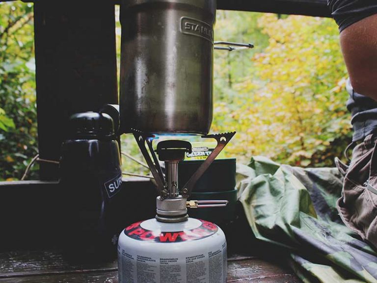 Cocinar al aire libre / Foto: Brandi Redd (unsplash)