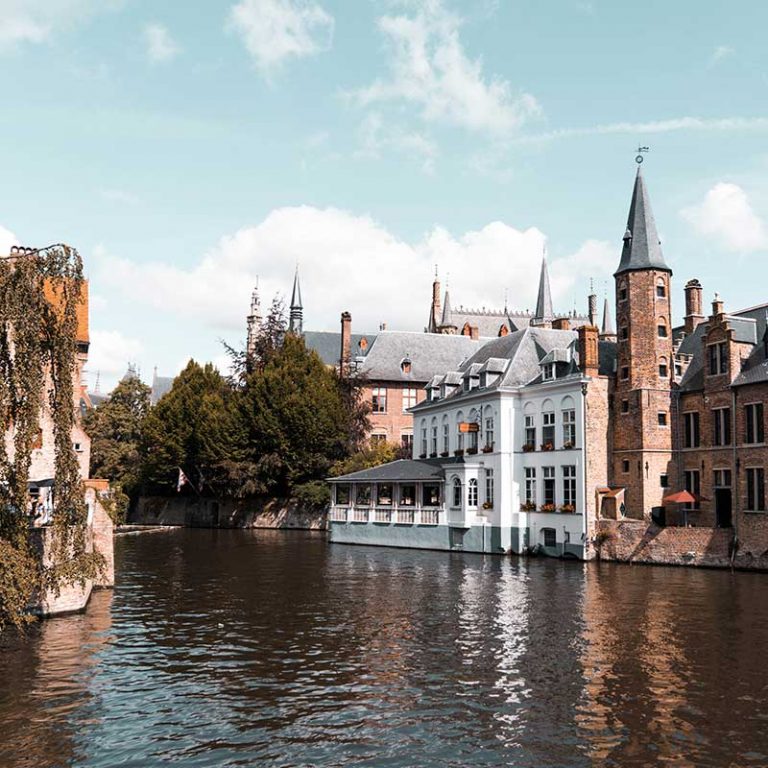 Brujas, Bélgica / Foto: Daniel Van Der Kolk (unsplash)