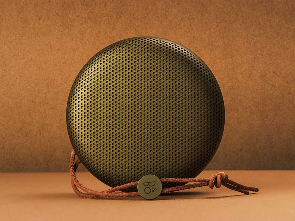 Mejores altavoces bluetooth acuaticos / Foto: Revolt (unsplash)