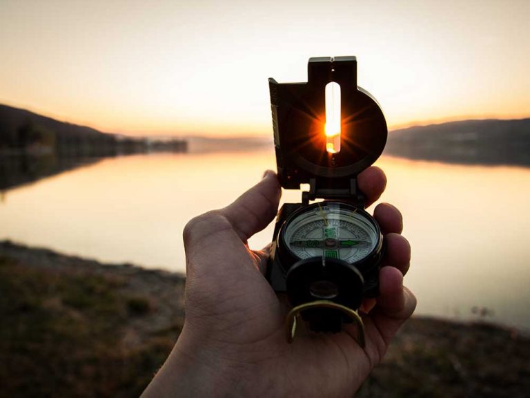 Las mejores brújulas / Foto: Tim Graf (unsplash)