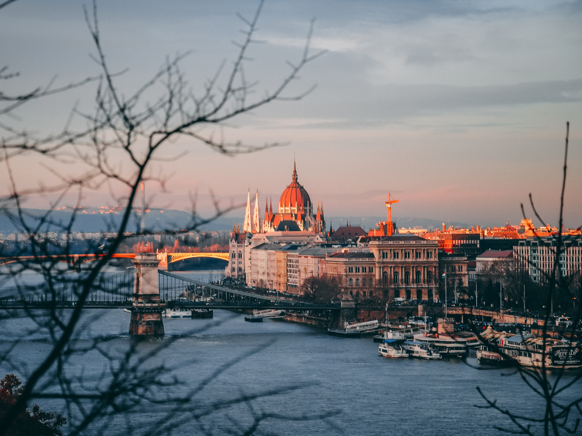 Budapest, Hungría / Foto: Dan Novac (unsplash)