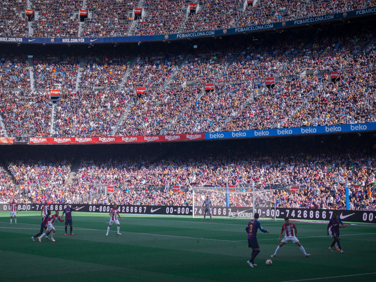 Camp Nou / Foto: Michael Lee (unsplash)