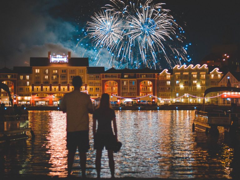 Tradiciones fin de año / Foto: Matt Popovich (unsplash)