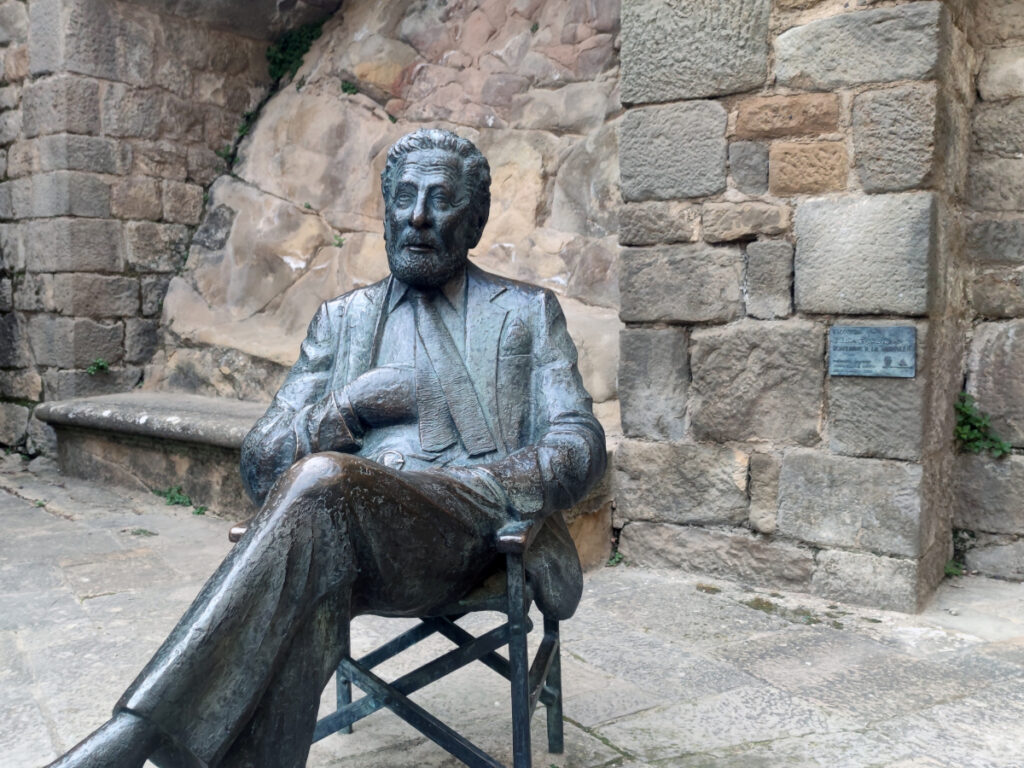 Berlanga sentado en su silla en el homenaje a "La Vaquilla" que hace el pueblo,  Sos del Rey Catolico. Foto: Eduardo Azcona