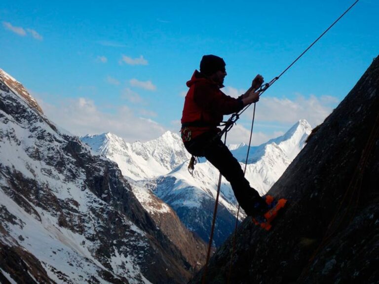 ¿Qué es el rapel?  Nuestra guía de una técnica de escalada esencial